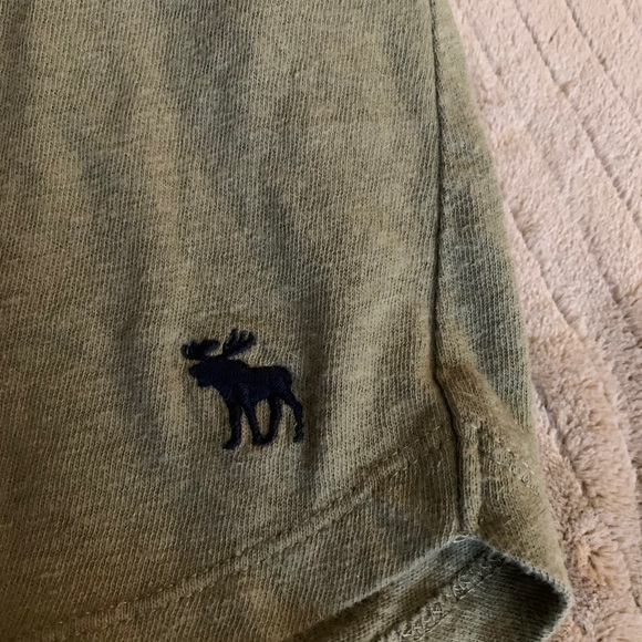 ✨3 for $25✨ Abercrombie & Fitch Cotton v-neck - Picture 5 of 7